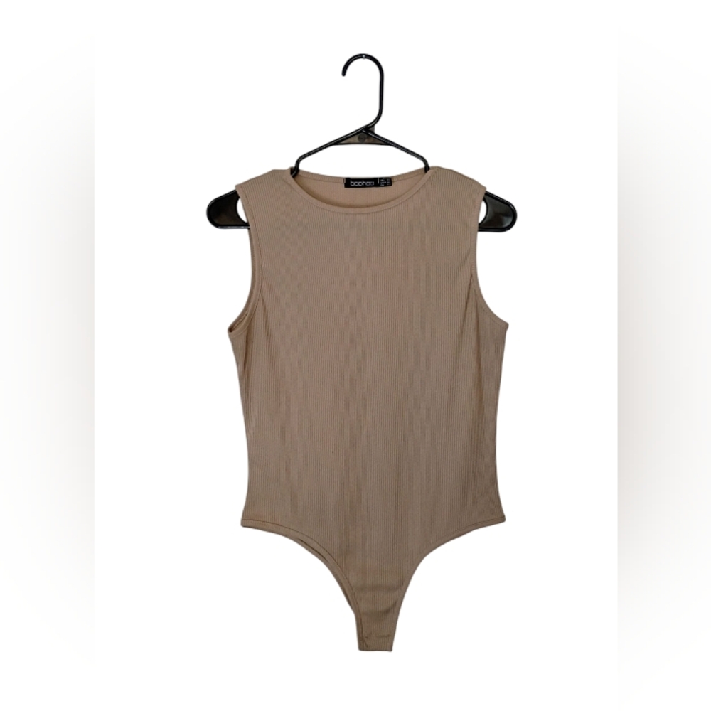 NWOT Boohoo Sleeveless Crew Neck Cheeky Tan Bodysuit